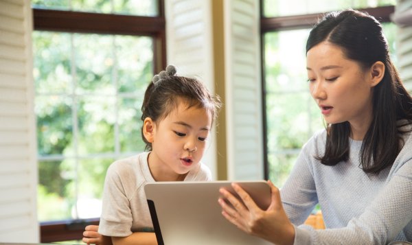 建宝优配 很多孩子不爱学习，可能是童年“太富裕”了，学习动力危机如何破